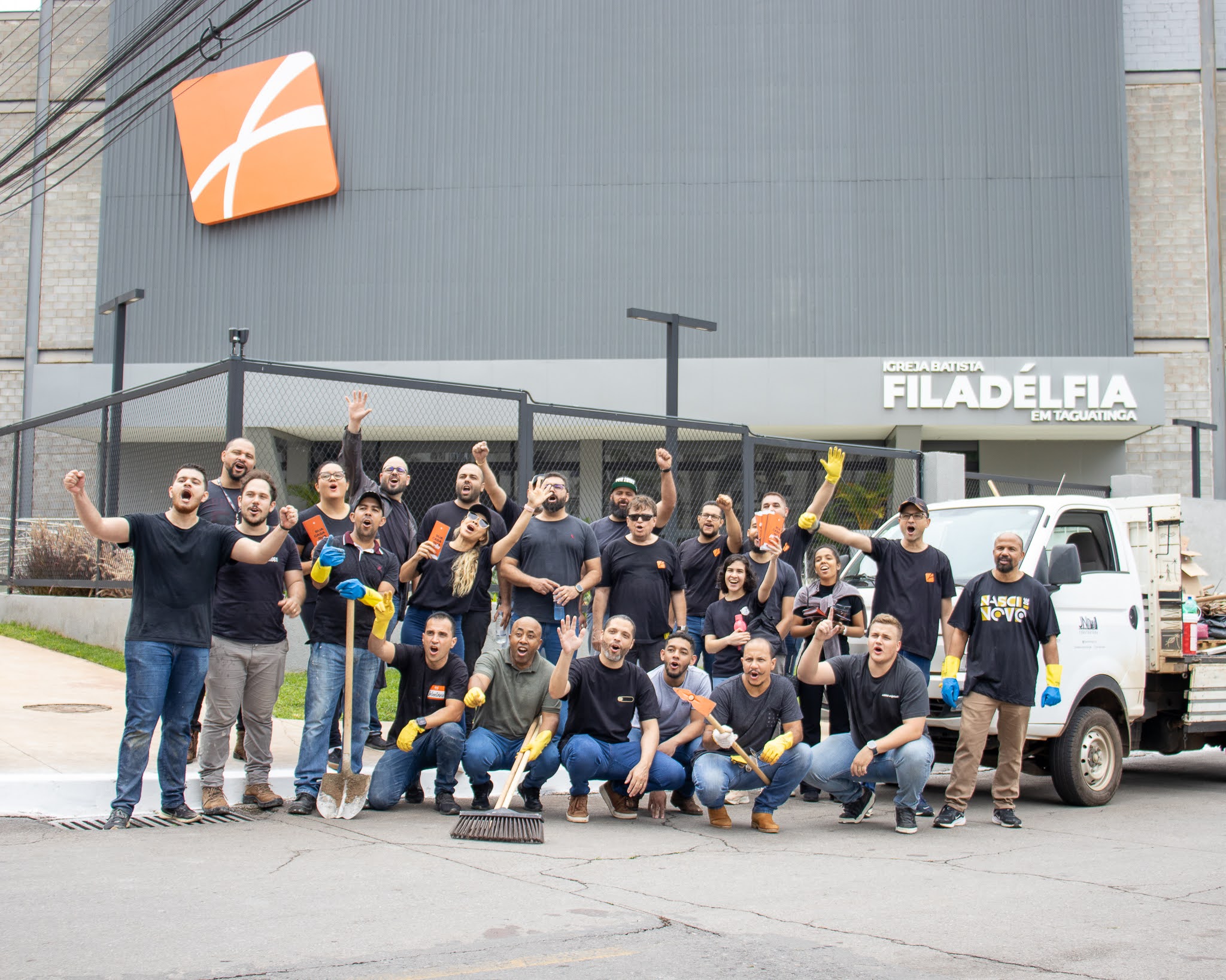 Voluntários da IBFT em ação social nas ruas
